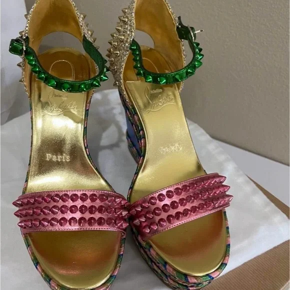 Christian Louboutin White Socks with Red Logo - Picture 4 of 4